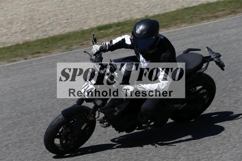 /15 22.05.2026  Plüss Moto Sport  Discover the Bike ADR /Gruppe gruen - Bike 1/74